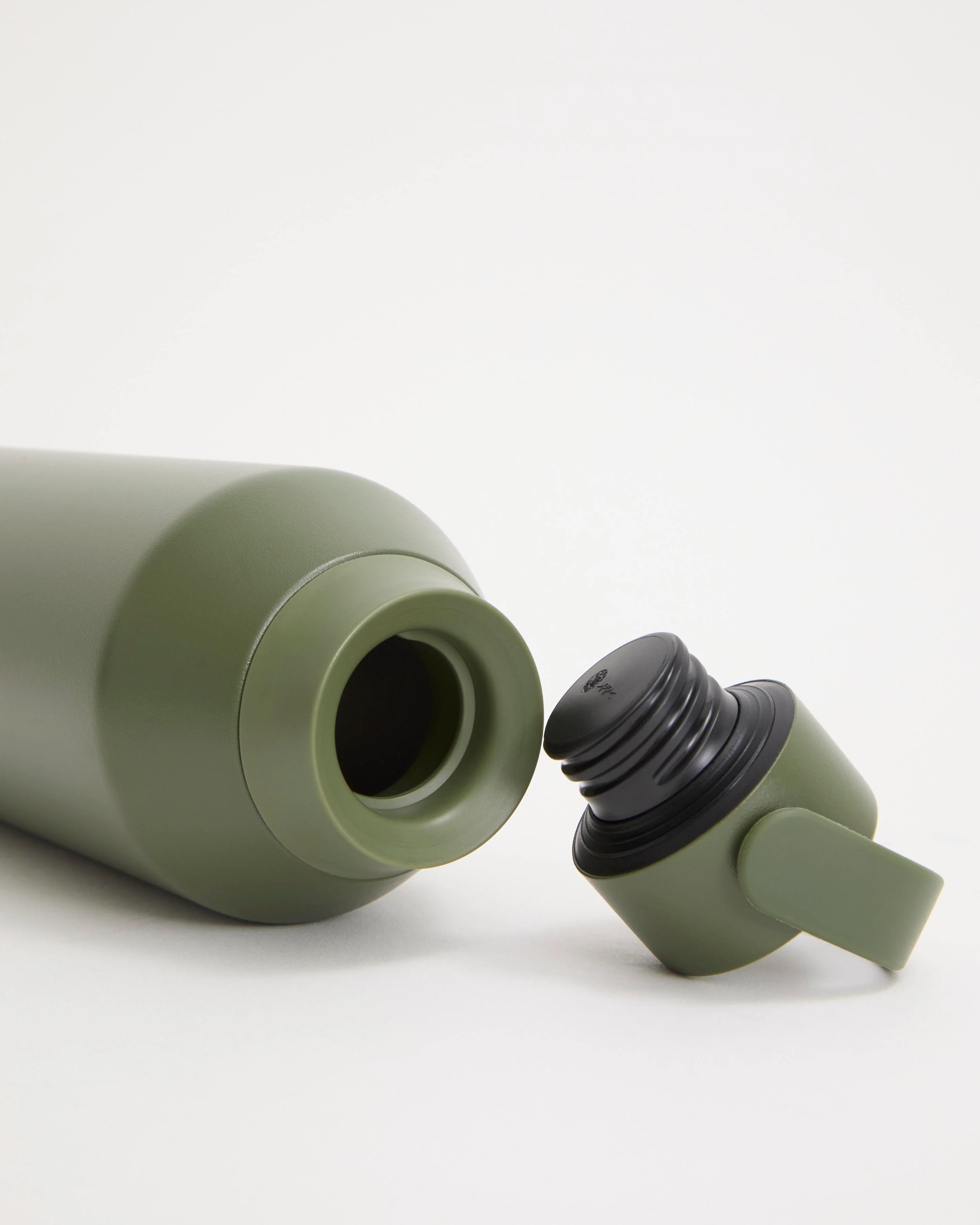 Cargo Green Water Bottle - Image 4